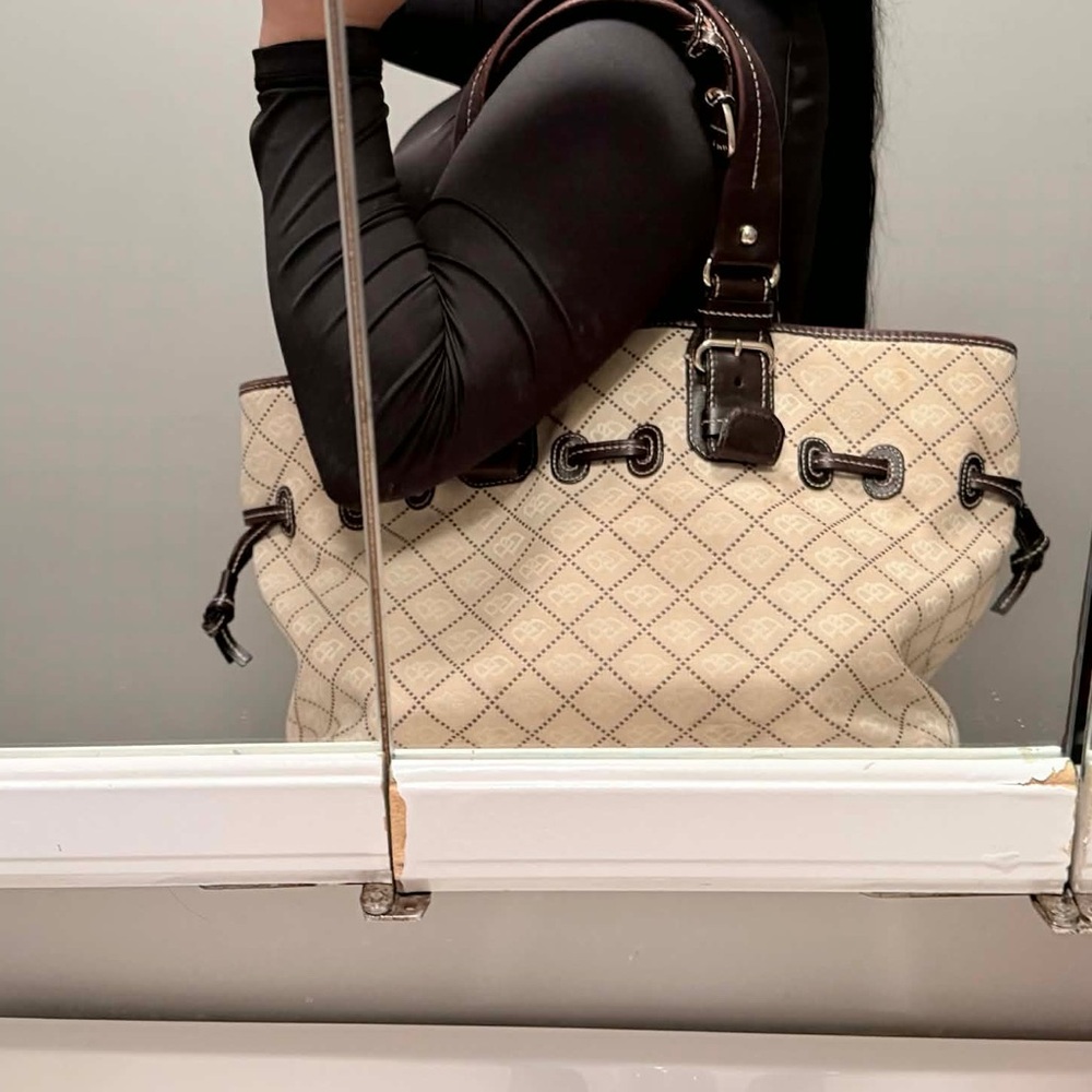 Dooney & bourke bag in good condition